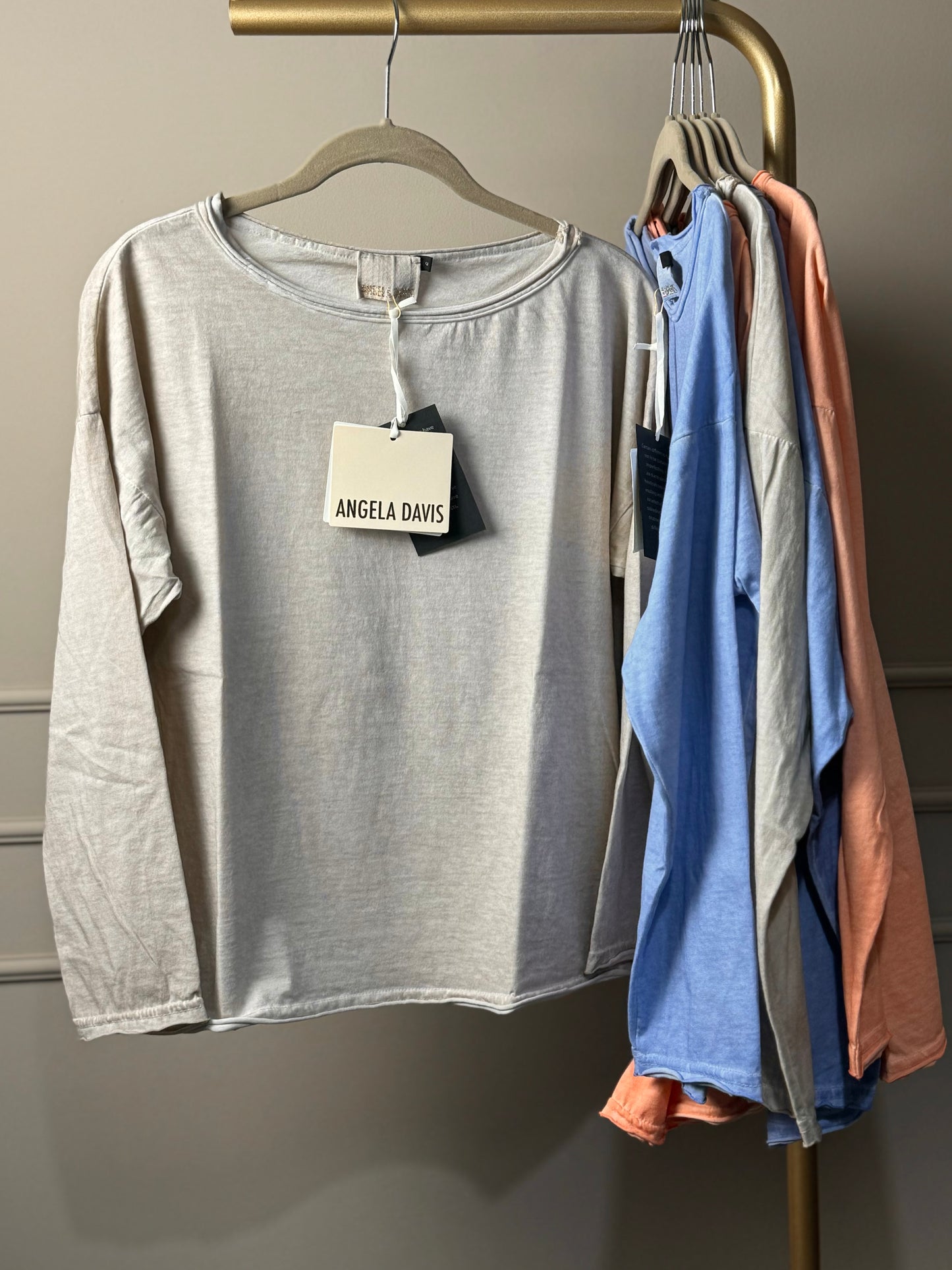 T-shirt scollo a barchetta