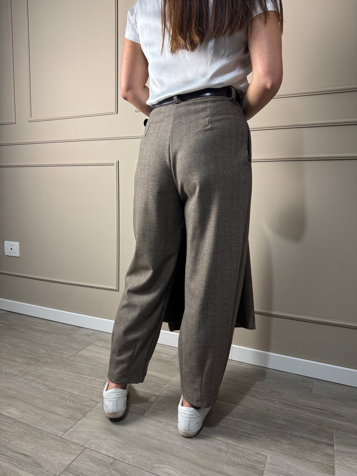 Pantalone spigato marrone