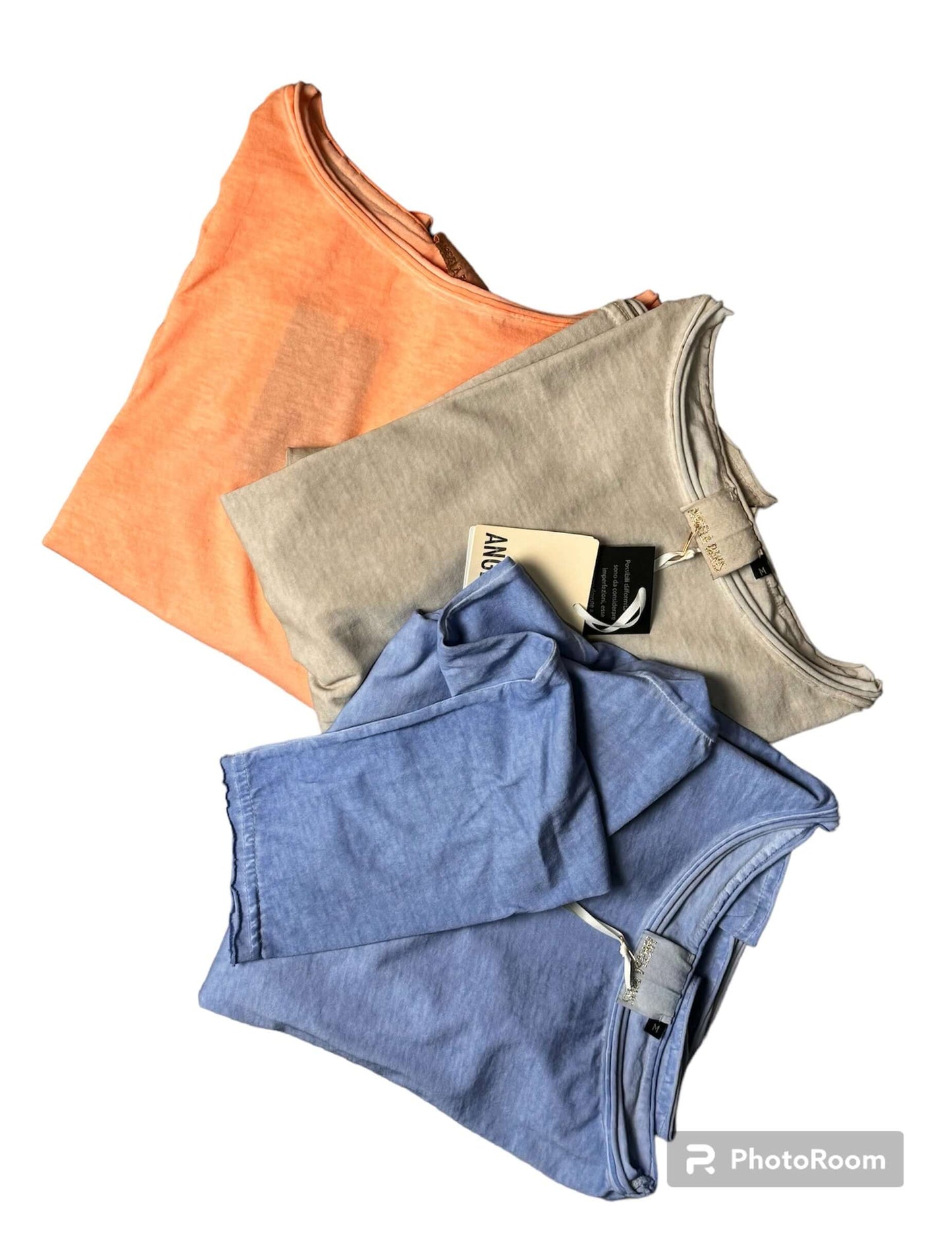 T-shirt scollo a barchetta