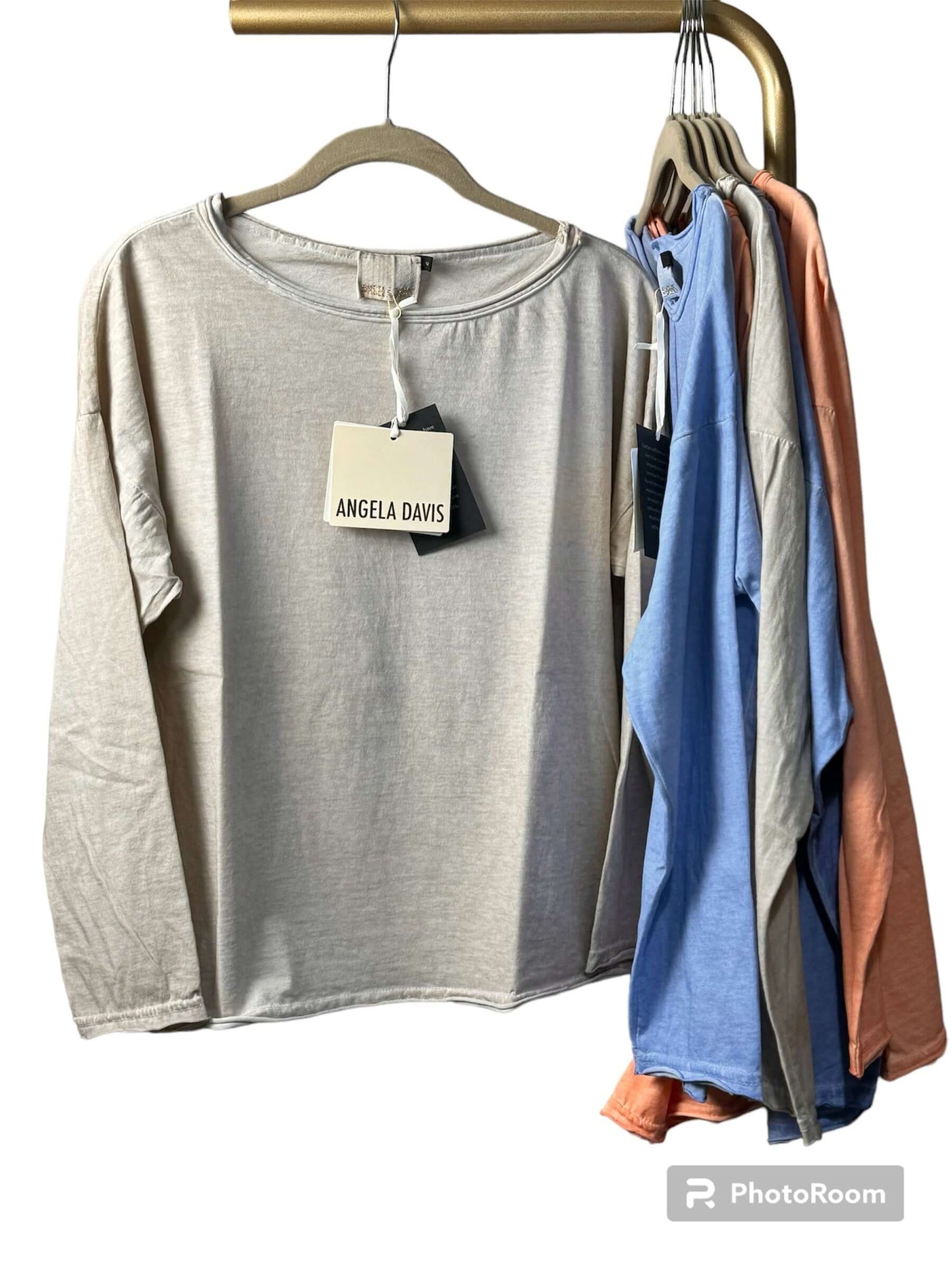 T-shirt scollo a barchetta