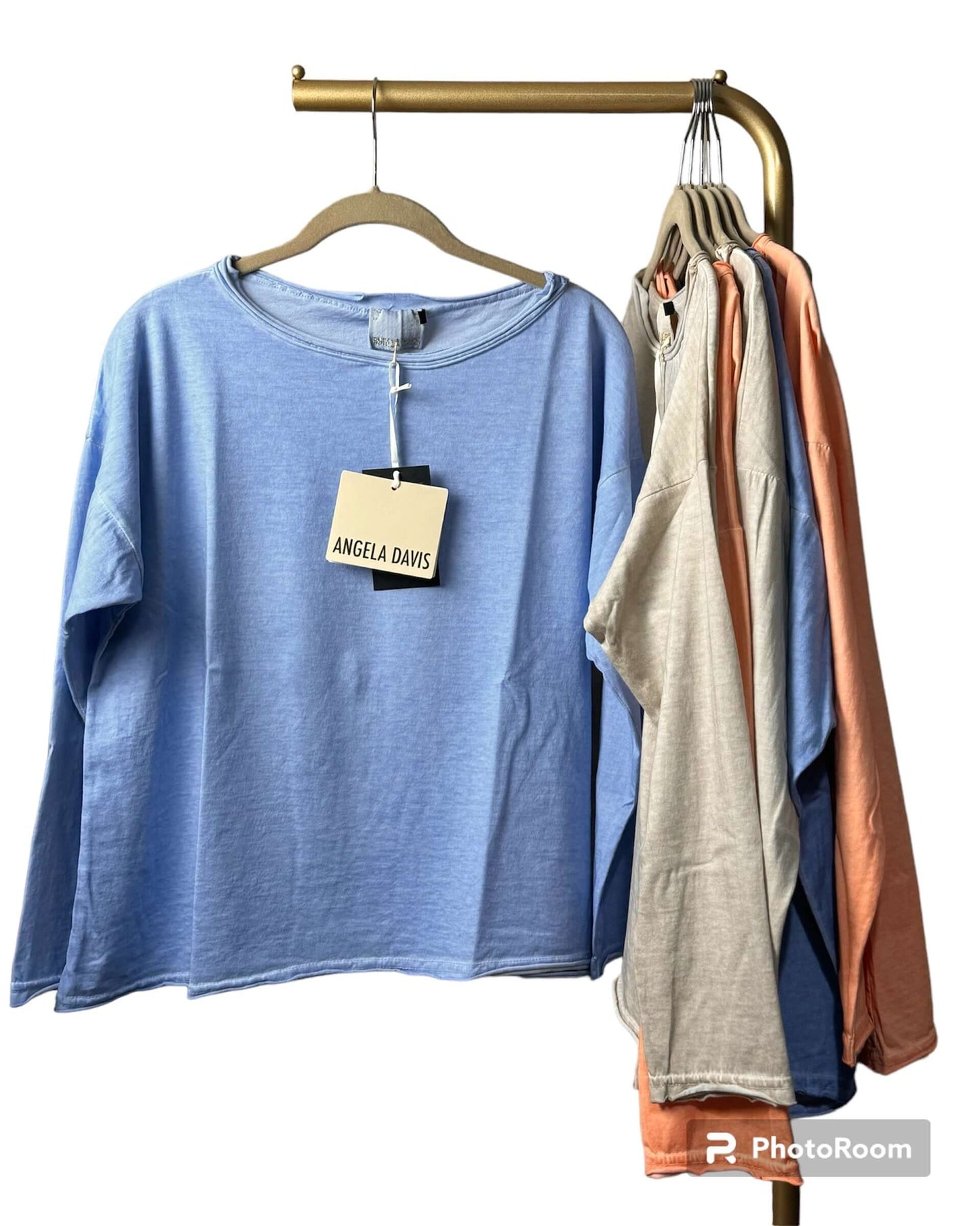 T-shirt scollo a barchetta